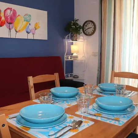Apartamento 2 Habitaciones. Vistas Al Mar, Piscina. Wifi Gratis. *