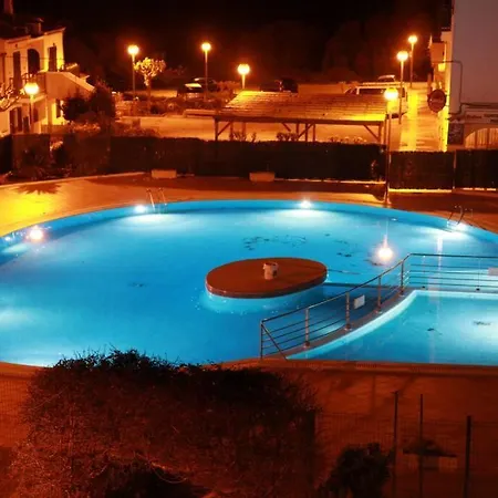 Daire Apartamento 2 Habitaciones. Vistas Al Mar, Piscina. Wifi Gratis.